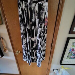 Trendology Brand - Black and White Long Skirt